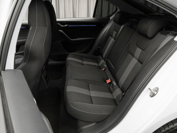 2017 Skoda Octavia III (A7) Рестайлинг, белый, 2120000 рублей - вид 15