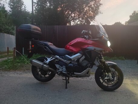 2016 Honda VFR 800X (Crossrunner), красный, 800000 рублей, вид 1