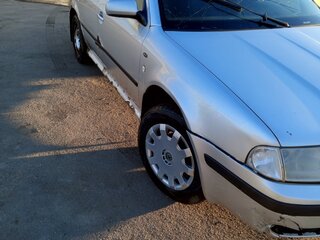 2004 Skoda Octavia I (A4) Рестайлинг, серебристый, 220000 рублей, вид 2