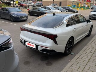 2023 Kia K5 LPi III Рестайлинг, белый, 2600000 рублей, вид 3