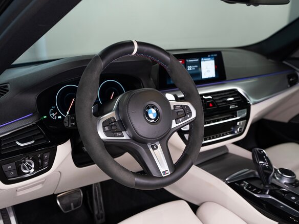 2018 BMW 5 серии 530i xDrive VII (G30/G31/G38), серый, 3790000 рублей - вид 10