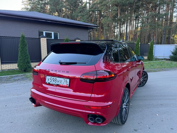 2016 Porsche Cayenne Diesel II Рестайлинг (958), красный, 4350000 рублей - вид 9