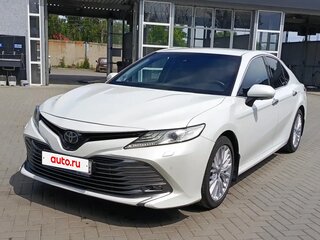 2020 Toyota Camry VIII (XV70), белый, 2790000 рублей, вид 1