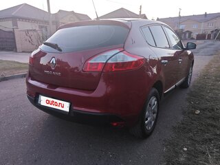 2012 Renault Megane III Рестайлинг, красный, 720000 рублей, вид 5