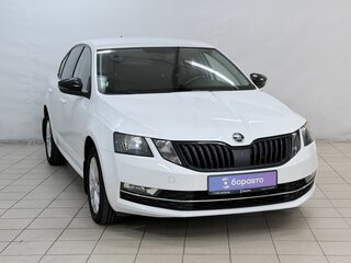 2018 Skoda Octavia III (A7) Рестайлинг, белый, 1650000 рублей, вид 2