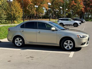 2011 Mitsubishi Lancer X Рестайлинг, бежевый, 800000 рублей, вид 4