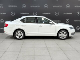 2019 Skoda Octavia III (A7) Рестайлинг, белый, 1300000 рублей, вид 4
