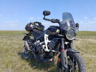 2024 Husqvarna Svartpilen 401, серый, 570000 рублей, вид 4