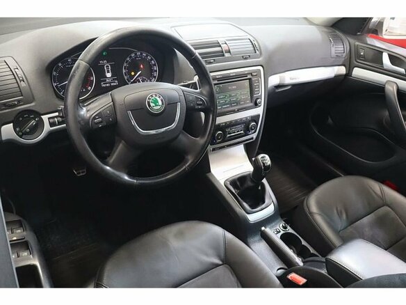 2011 Skoda Octavia Scout II (A5) Рестайлинг, серый, 1057400 рублей - вид 5