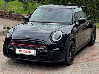 2021 Mini Hatch Cooper III (F55/F56) Рестайлинг 2, чёрный, 2400000 рублей, вид 1