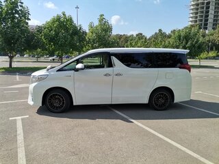 2016 Toyota Alphard III, белый, 3700000 рублей, вид 4