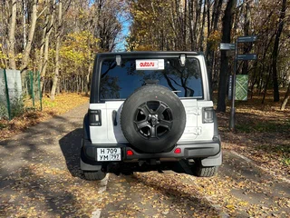2022 Jeep Wrangler IV (JL), белый, 4350000 рублей, вид 5