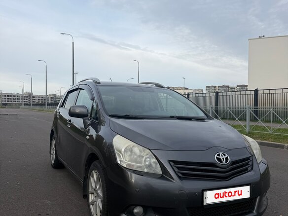 2012 Toyota Verso I, серый, 850000 рублей - вид 1