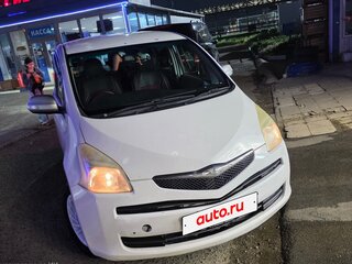 2006 Toyota Ractis I, белый, 550000 рублей, вид 1