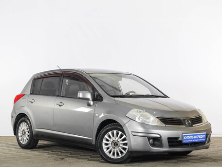 Nissan Tiida I