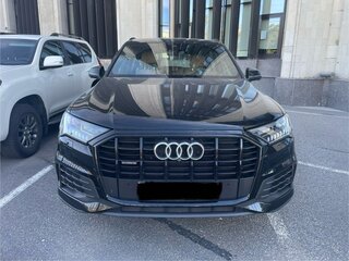 2020 Audi Q7 45 TDI II (4M) Рестайлинг, чёрный, 7100000 рублей, вид 3