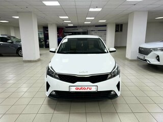 2021 Kia Rio IV Рестайлинг, белый, 1690000 рублей, вид 2