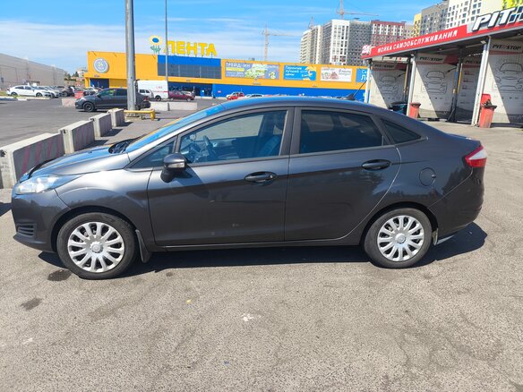 2016 Ford Fiesta Mk6 Рестайлинг, серый, 990000 рублей - вид 6