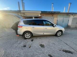 2010 Renault Scenic III, серебристый, 735000 рублей, вид 2
