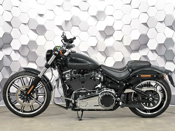 2018 Harley-Davidson Breakout, чёрный, 1729000 рублей - вид 3