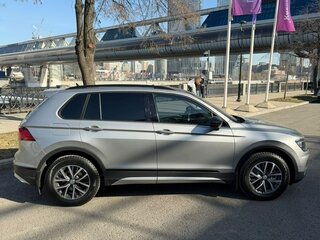2019 Volkswagen Tiguan II, серый, 2700000 рублей, вид 3