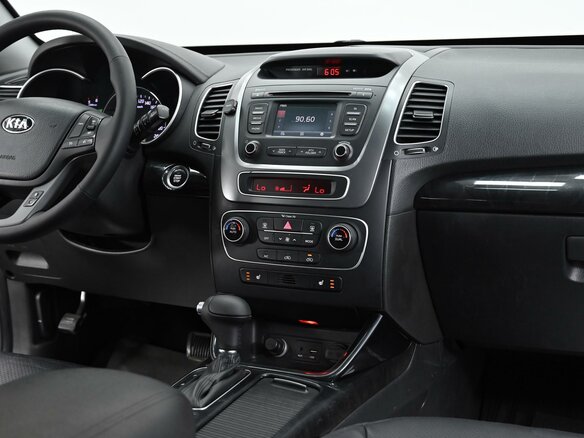 2017 Kia Sorento II Рестайлинг, серебристый, 1799000 рублей - вид 9