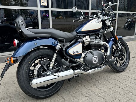 2026 Royal Enfield Super Meteor, пурпурный, 792000 рублей, вид 4