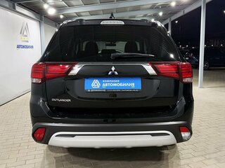 2020 Mitsubishi Outlander III Рестайлинг 3, чёрный, 2324000 рублей, вид 4
