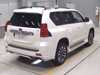 2022 Toyota Land Cruiser Prado 150 Series Рестайлинг 3, белый, 6990000 рублей, вид 2