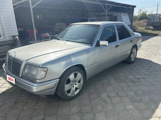 1994 Mercedes-Benz E-Класс 320 I (W124), серебристый, 450000 рублей, вид 1