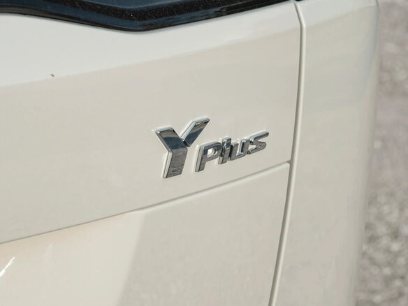 2026 Aion Y Plus 68.2 kWh, серый, 1990000 рублей - вид 37