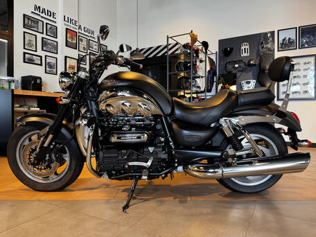 2011 Triumph Rocket III, чёрный, 1080000 рублей, вид 5
