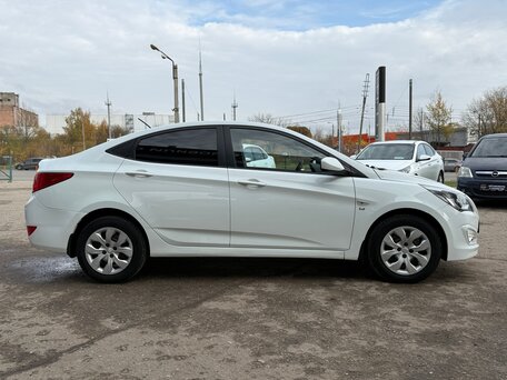 2015 Hyundai Solaris I Рестайлинг, белый, 1085000 рублей, вид 5