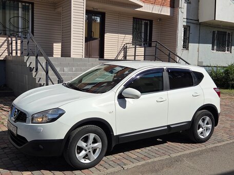 2011 Nissan Qashqai I Рестайлинг, белый, 1190000 рублей, вид 2