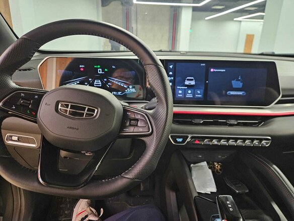 2023 Geely Coolray (Binyue Cool) I Рестайлинг, серый, 2100000 рублей - вид 4