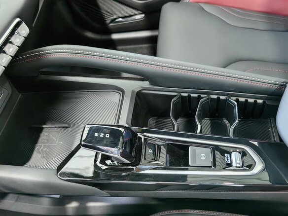 2026 Geely Coolray I Рестайлинг 2, фиолетовый, 2964990 рублей - вид 7