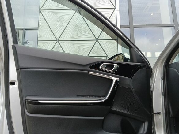 2018 Kia Ceed III, серебристый, 1589000 рублей - вид 17