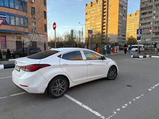 2014 Hyundai Elantra V (MD) Рестайлинг, белый, 830000 рублей, вид 3