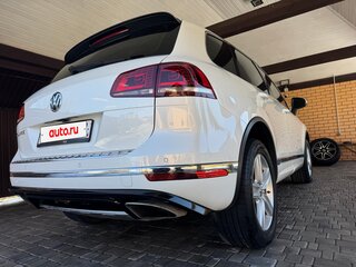 2016 Volkswagen Touareg II Рестайлинг, белый, 3999999 рублей, вид 2