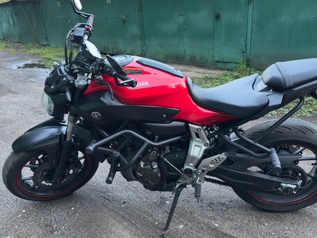 2015 Yamaha MT-07 (FZ-07), красный, 470000 рублей, вид 2