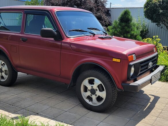 2016 Lada (ВАЗ) 2121 (4x4) I Рестайлинг, пурпурный, 560000 рублей - вид 2