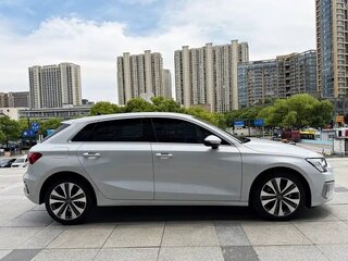 2022 Audi A3 Sportback 35 TFSI IV (8Y), белый, 1688000 рублей, вид 3