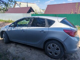 2014 Opel Astra J Рестайлинг, серебристый, 720000 рублей, вид 4