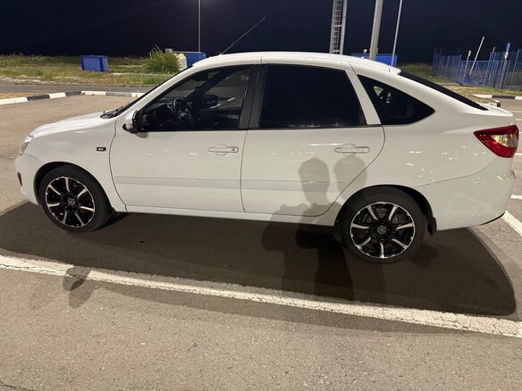 2014 Lada (ВАЗ) Granta I, белый, 530000 рублей - вид 4