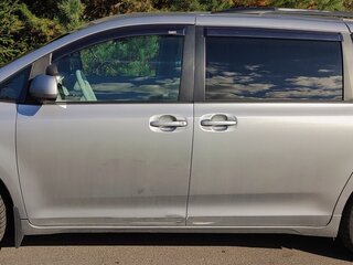 2010 Toyota Sienna III, серый, 1950000 рублей, вид 4