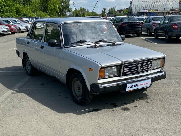 2010 Lada (ВАЗ) 2105, серебристый, 99000 рублей - вид 2