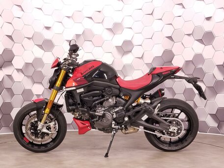 2022 Ducati Monster 937, красный, 890000 рублей, вид 4
