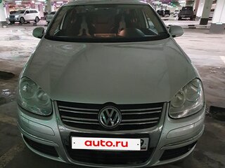 2010 Volkswagen Jetta V, серебристый, 950000 рублей, вид 1