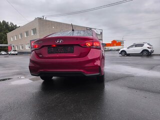 2019 Hyundai Solaris II, красный, 1560000 рублей, вид 5
