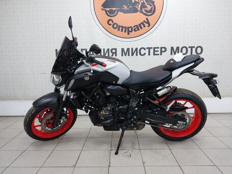2018 Yamaha MT-07 (FZ-07), серый, 749000 рублей, вид 2